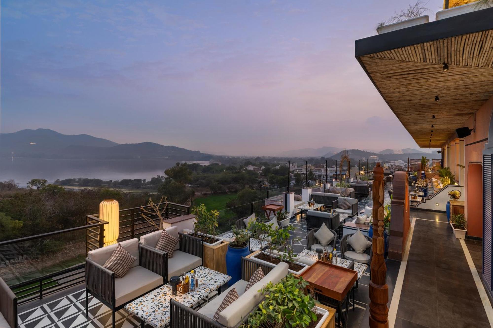 The Sierra - By The Lake Hotel Udaipur Exterior foto